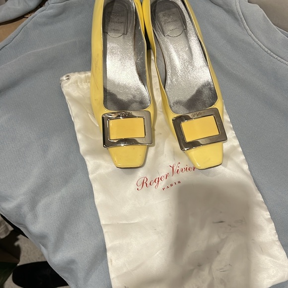 Roger Vivier Paris Shoes - Picture 8 of 9